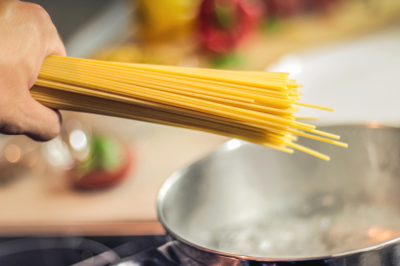entdecken sie unsere kochkurse, die ihnen helfen, ihre kulinarischen fähigkeiten zu verbessern und neue rezepte zu erlernen. egal, ob sie anfänger oder profi sind, unsere erfahrenen köche bieten ihnen die perfekte anleitung für eine unvergessliche kochreise.
